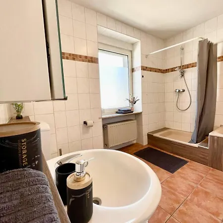 Apartment Renoviertes Monteurhaus In Fuer 6 Personen! Mendig