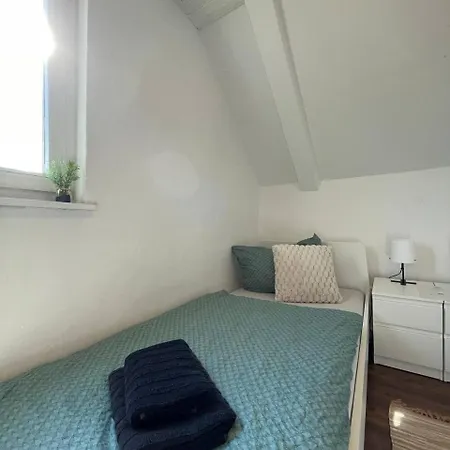 Renoviertes Monteurhaus In Für 6 Personen! * Mendig