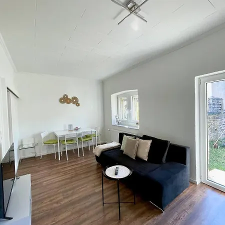 Renoviertes Monteurhaus In Fuer 6 Personen! Apartment